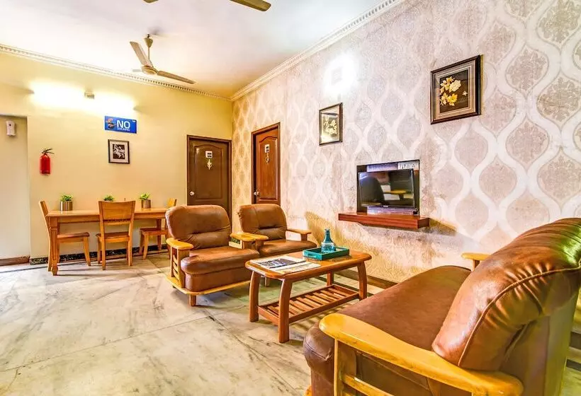 ホテル Fabexpress Nestlay Rooms   Nr Acs Medical Hospital & Apollo Speaciality Hospitals