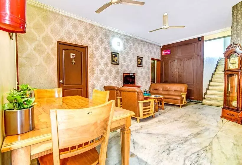 ホテル Fabexpress Nestlay Rooms   Nr Acs Medical Hospital & Apollo Speaciality Hospitals
