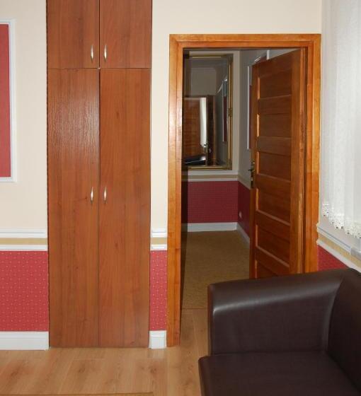 فندق Restauracja Redos