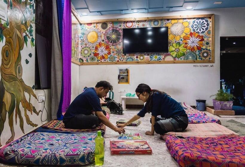 הוסטל Moustache Agra