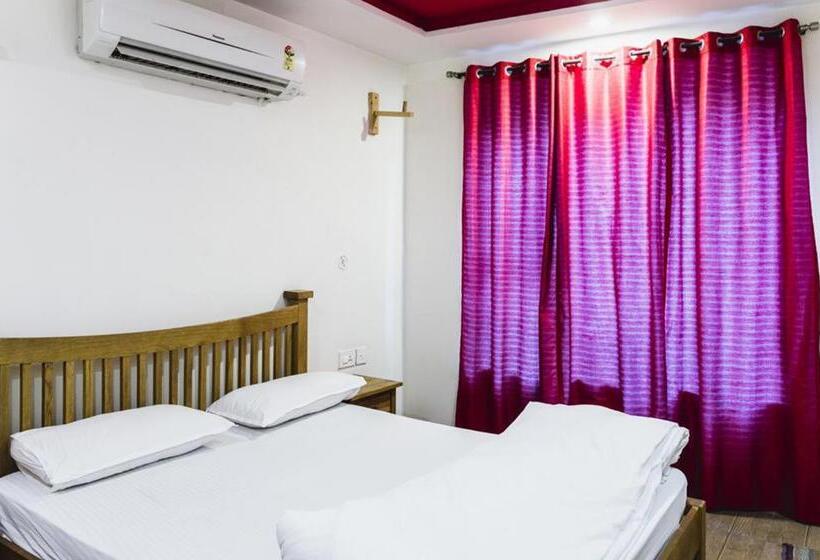 הוסטל Moustache Agra