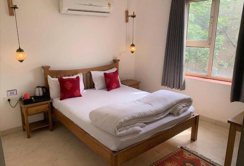 הוסטל Moustache Agra