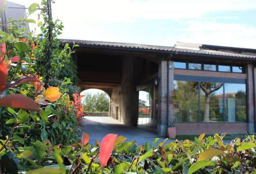 تختخواب و صبحانه Corte Poli