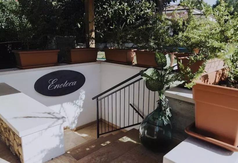 تختخواب و صبحانه Corte Poli