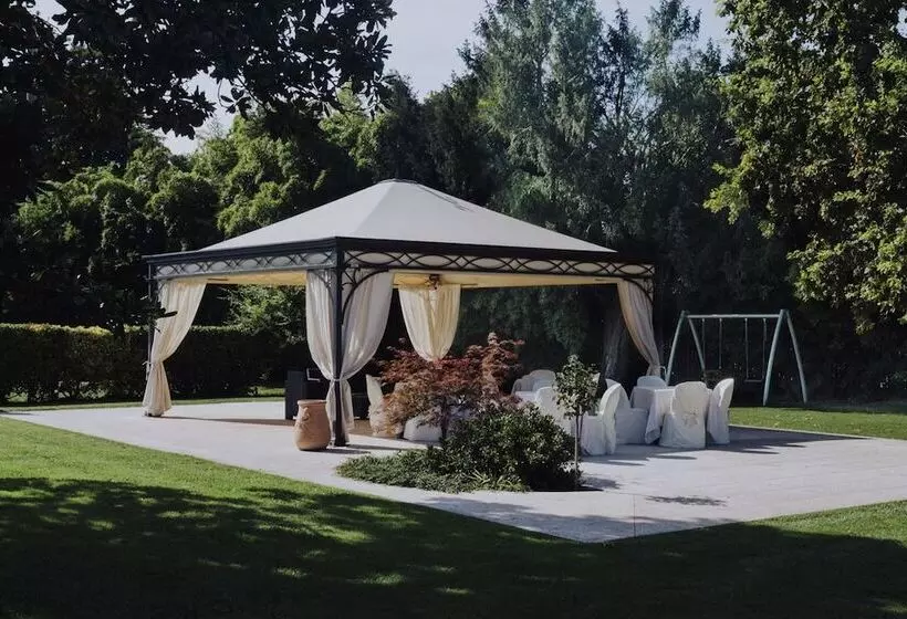 تختخواب و صبحانه Corte Poli