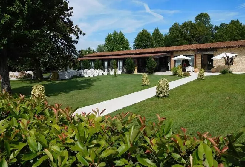 تختخواب و صبحانه Corte Poli