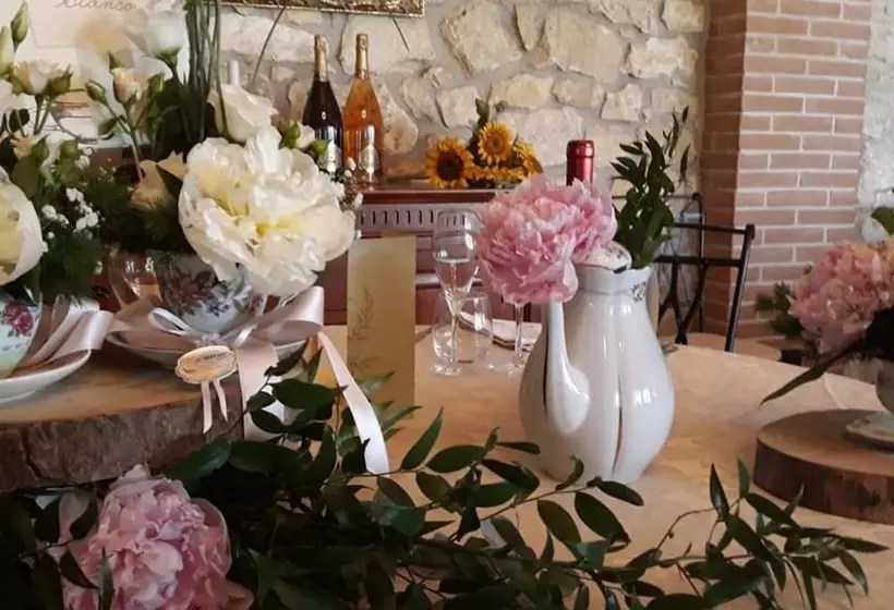 تختخواب و صبحانه Corte Poli