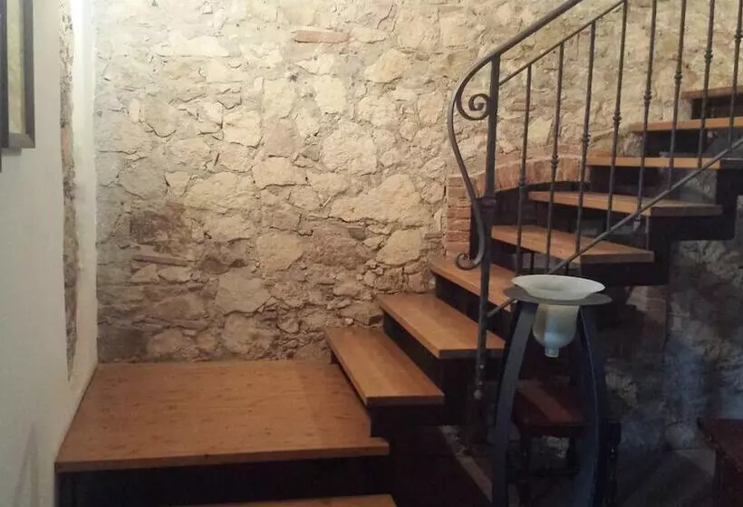 تختخواب و صبحانه Corte Poli