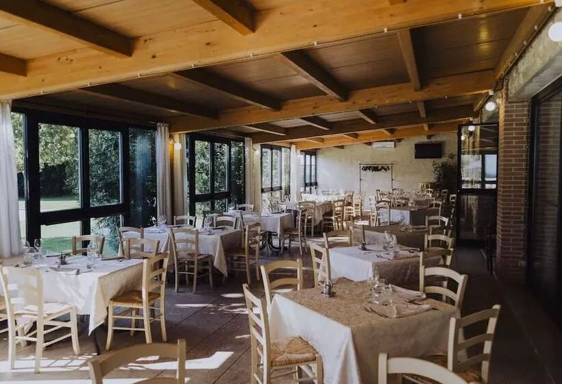 تختخواب و صبحانه Corte Poli