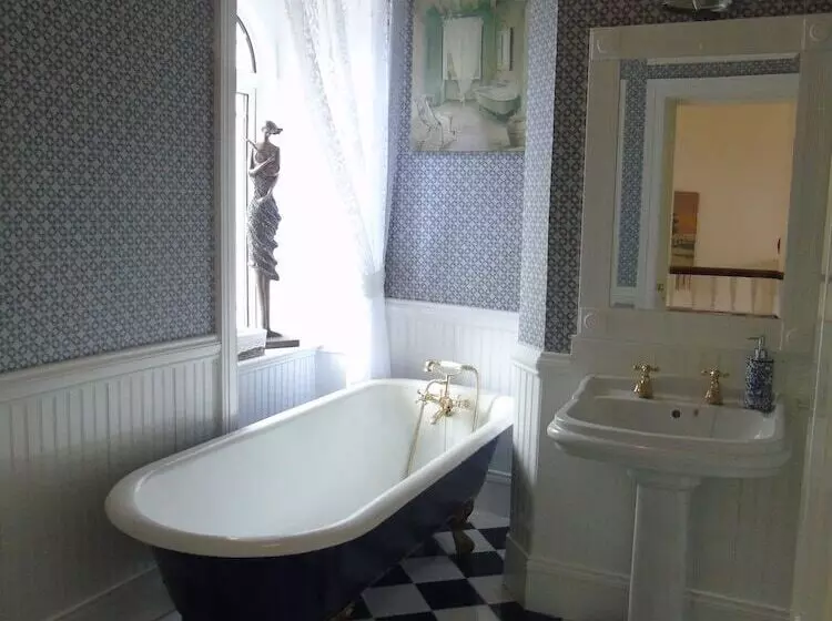 Hartley House B&b