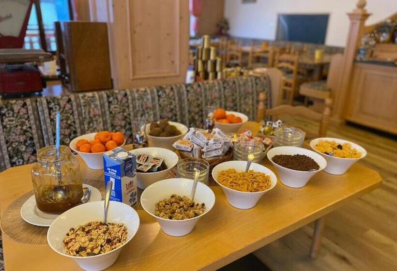 בית מלון כפרי B&b Lorenzini Ski