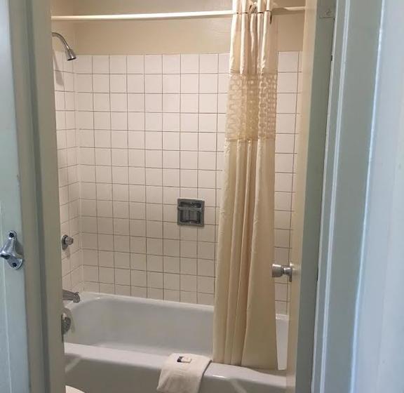 فندق Budgetel Inn & Suites