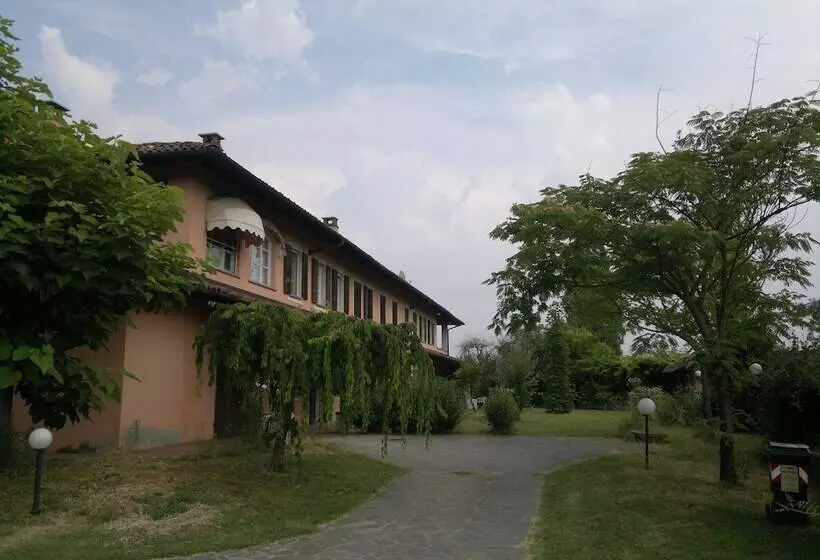 هتل Cascina Desderi