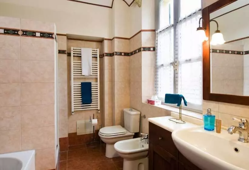 هتل Cascina Desderi