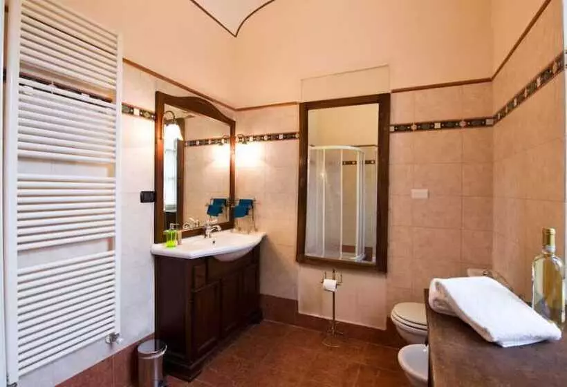 هتل Cascina Desderi