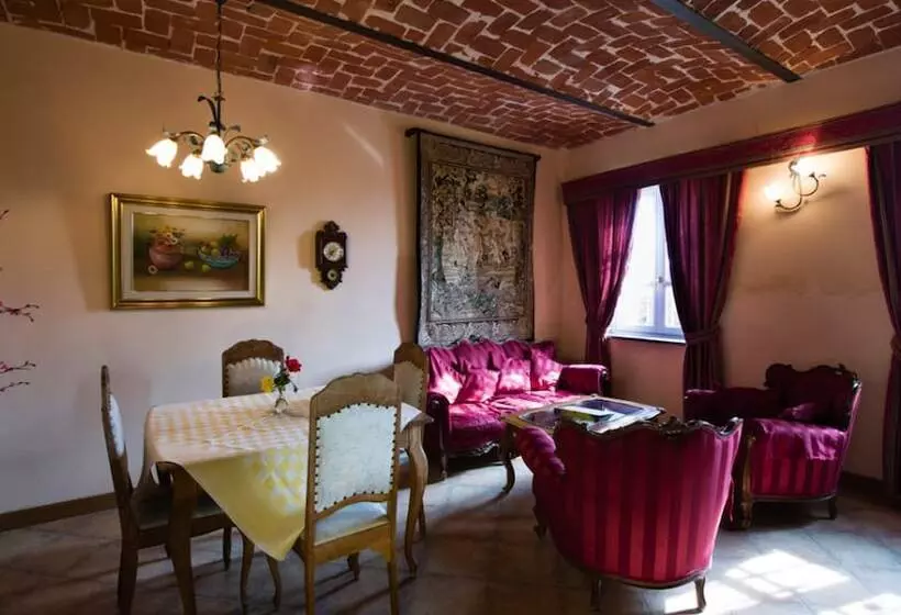 هتل Cascina Desderi