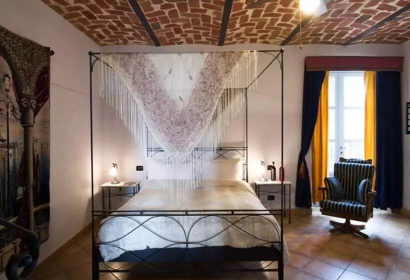 هتل Cascina Desderi