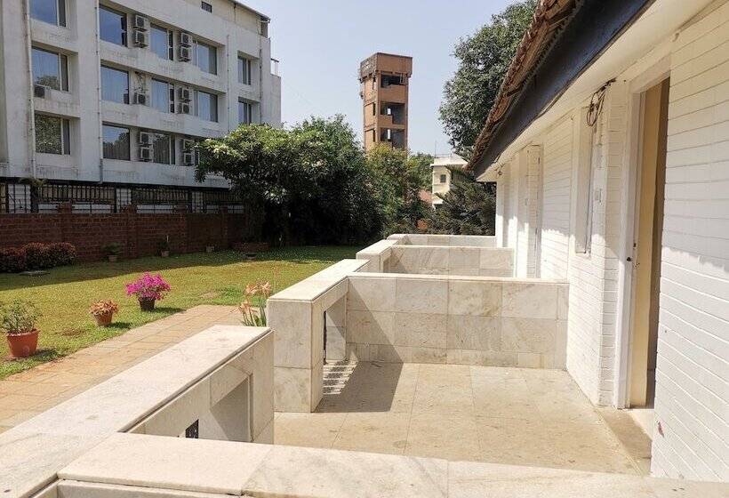 Hotel The Blue Lagoon Resort