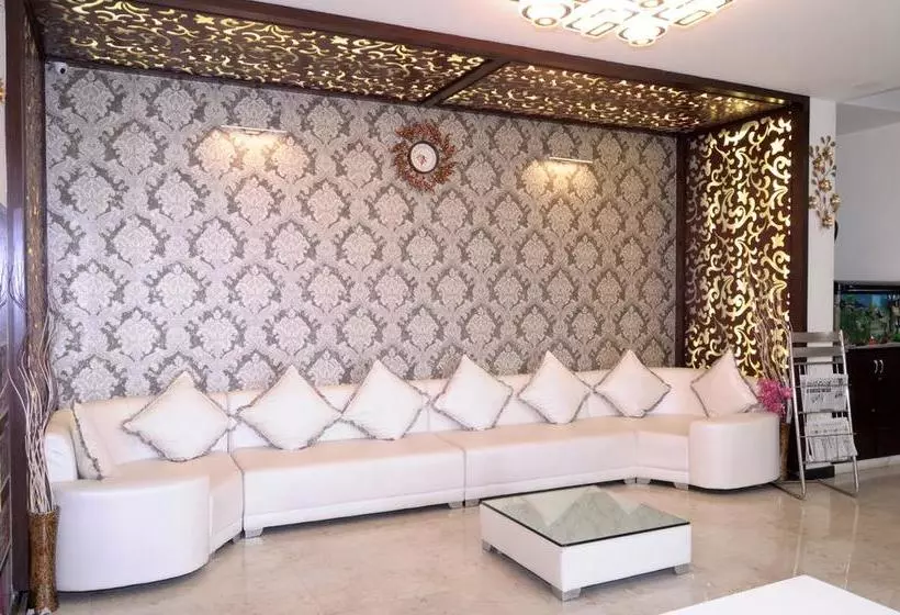 ホテル Rajmahal