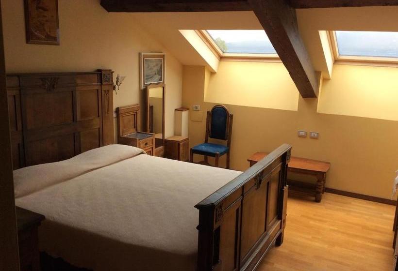 هتل Villa Della Quercia