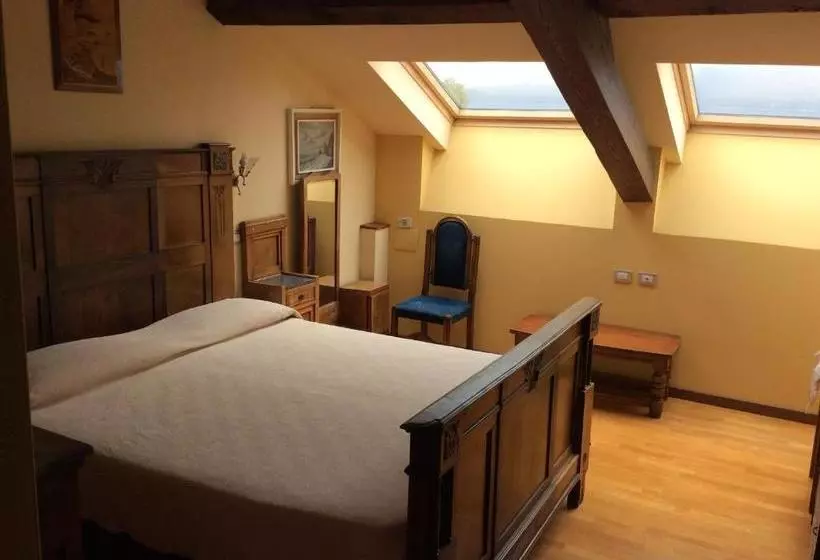 هتل Villa Della Quercia