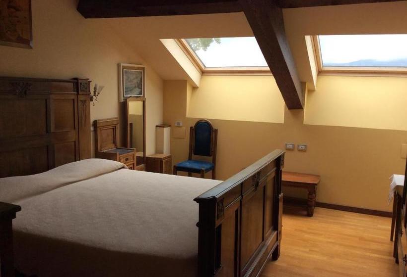 هتل Villa Della Quercia