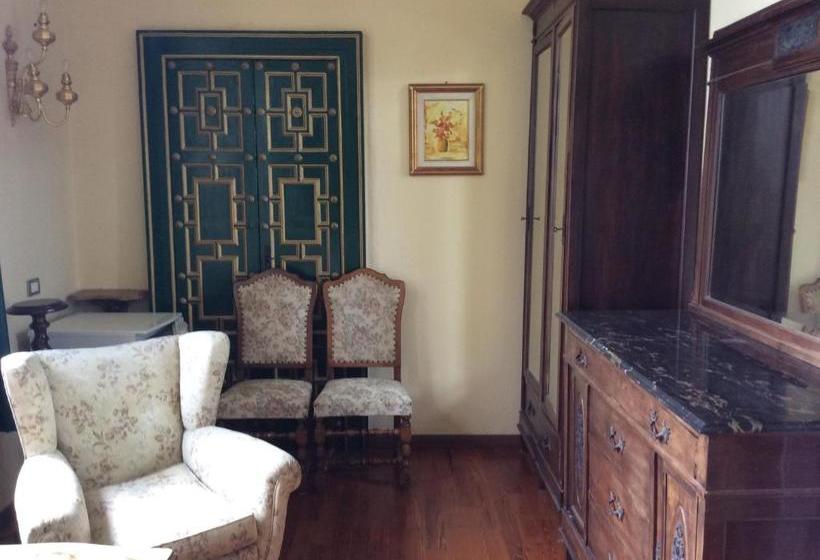 هتل Villa Della Quercia