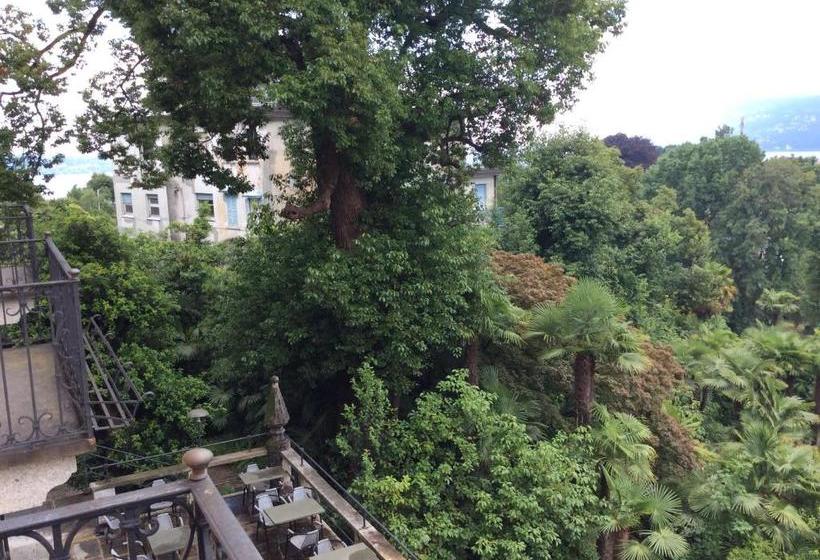 هتل Villa Della Quercia