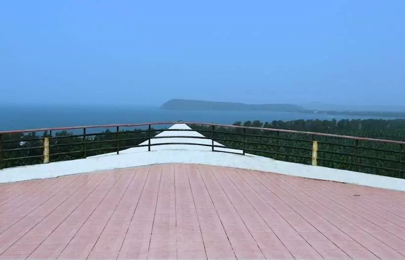 Kohinoor Samudra Beach Resort