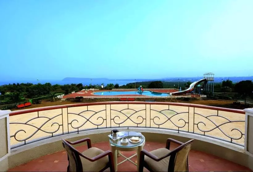 Kohinoor Samudra Beach Resort