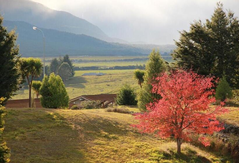 ユースホステル Barnyard Backpackers Te Anau