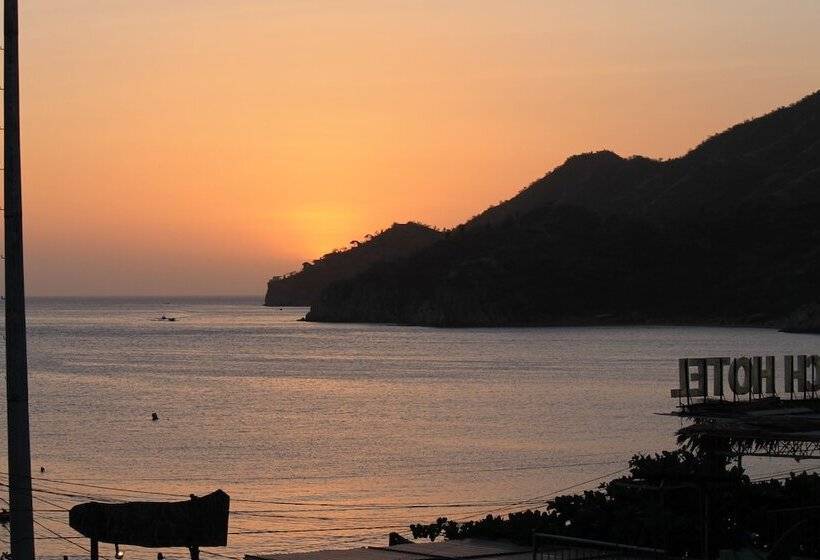 هاستل Hostal Dumbira