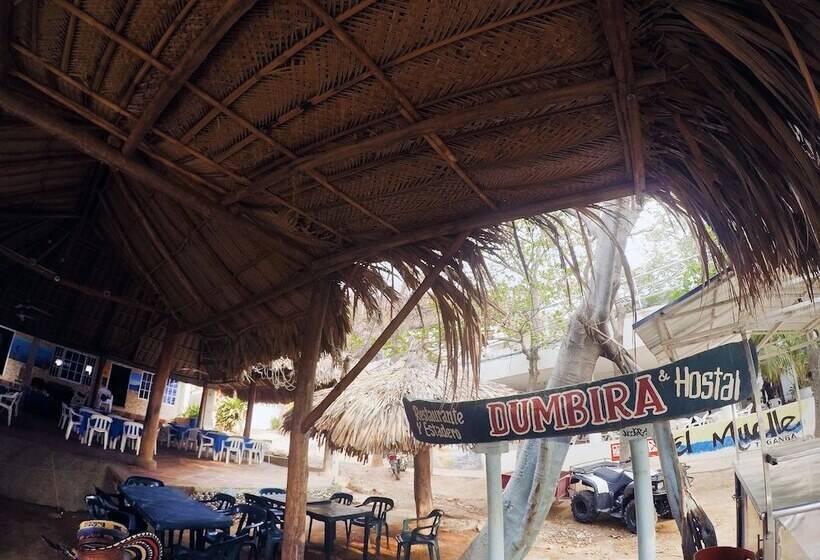 هاستل Hostal Dumbira