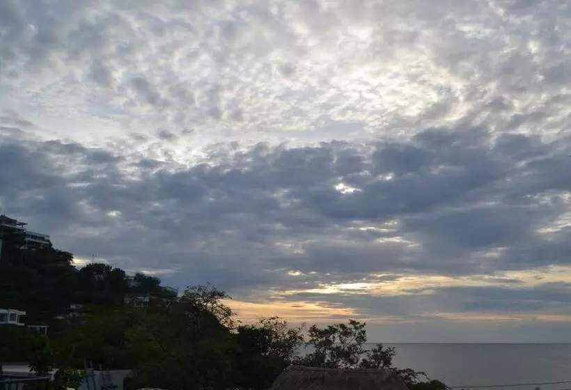 ユースホステル Hostal Dumbira