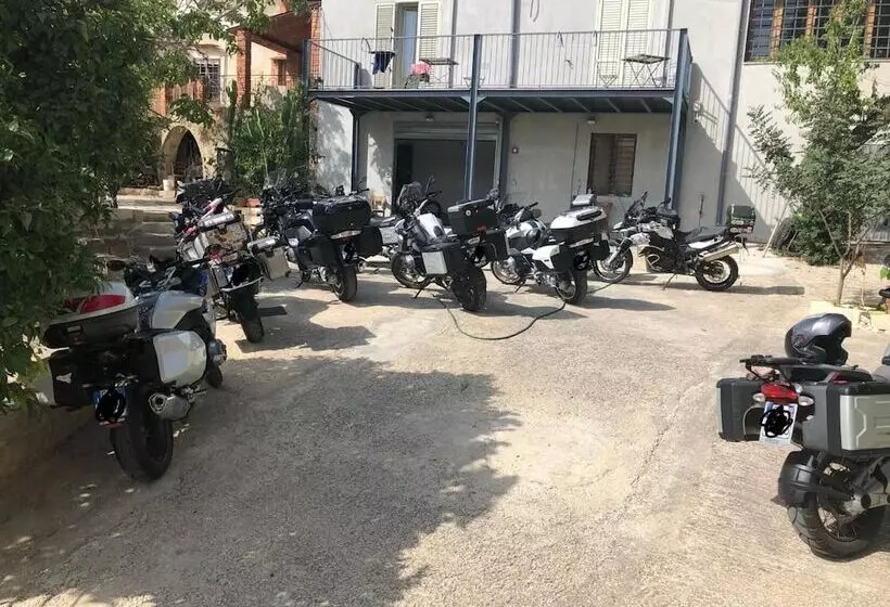 ベッドアンドブレックファースト Bmb Bed Motor Bike