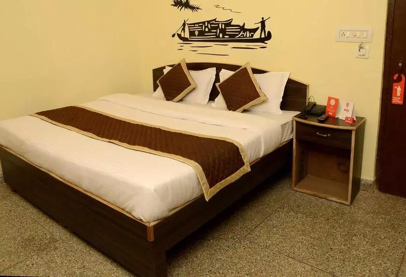 ホテル Oyo Room Nims Kukas
