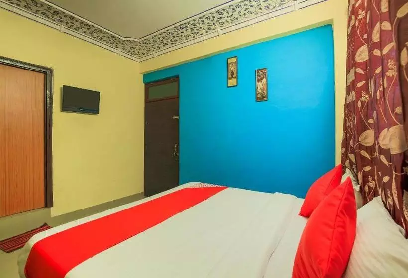ホテル Oyo Room Nims Kukas