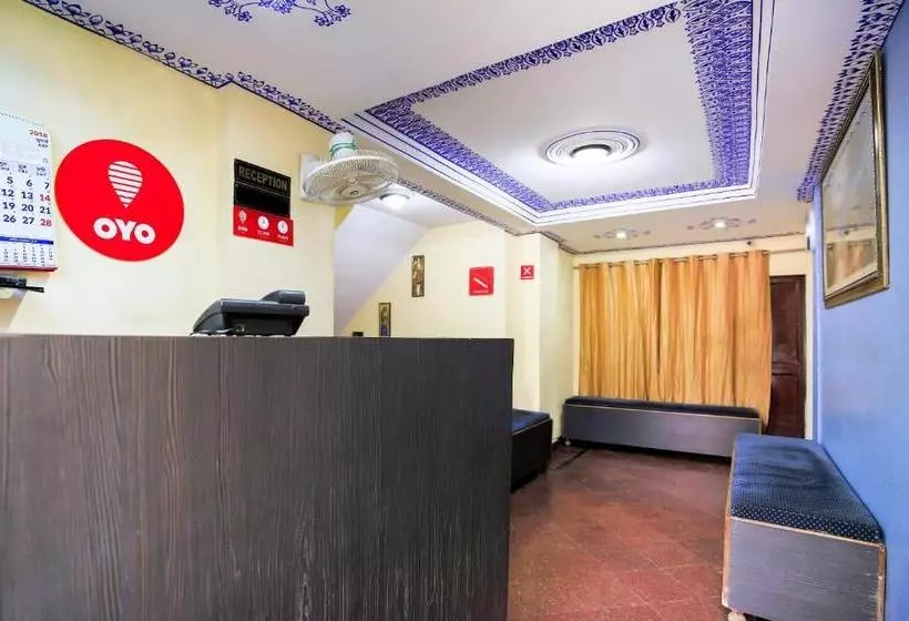 ホテル Oyo Room Nims Kukas