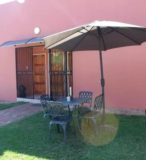 تختخواب و صبحانه El Gran Chaparral Guest House