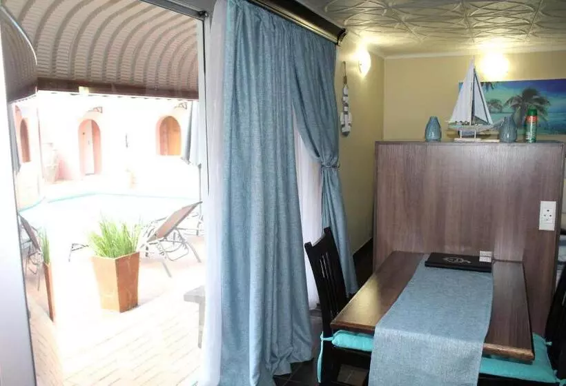 تختخواب و صبحانه El Gran Chaparral Guest House