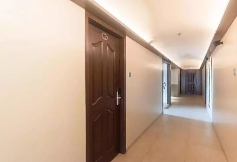 ホテル Oyo Premium Nh 8 Dahisar Mumbai