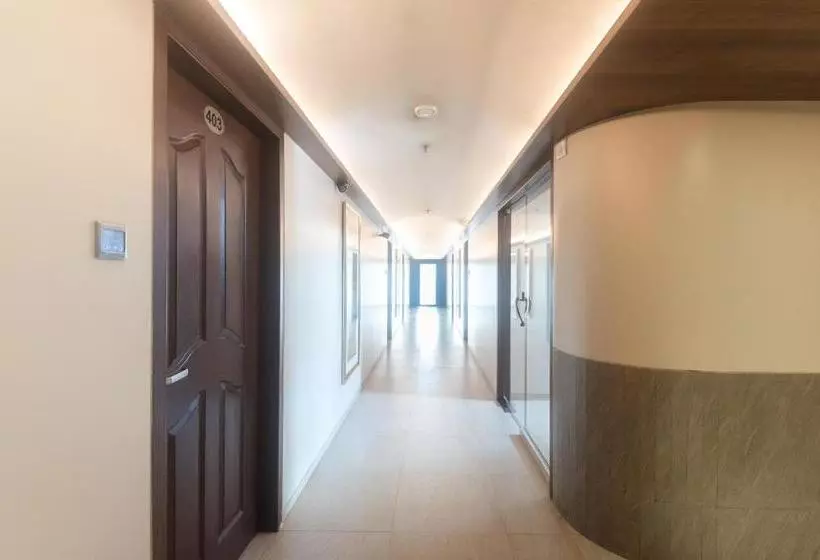 ホテル Oyo Premium Nh 8 Dahisar Mumbai