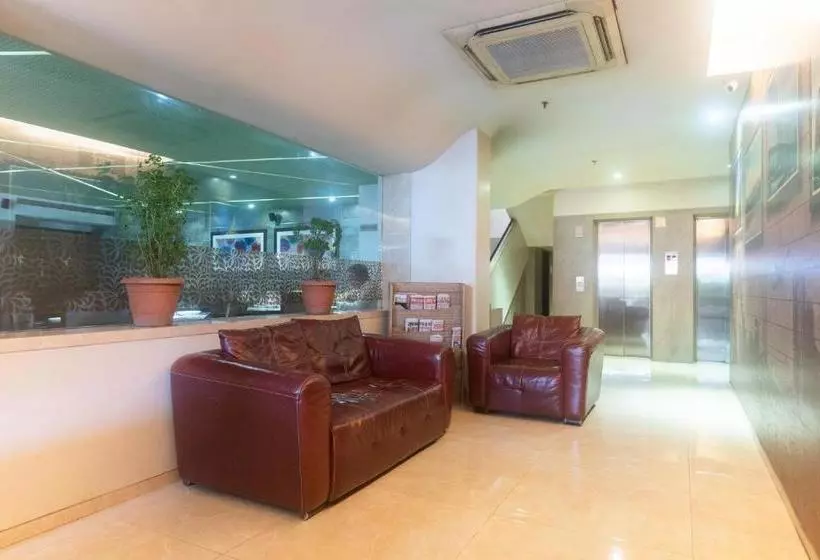 ホテル Oyo Premium Nh 8 Dahisar Mumbai