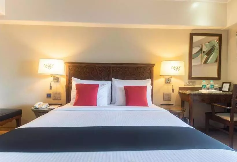 ホテル Oyo Premium Nh 8 Dahisar Mumbai