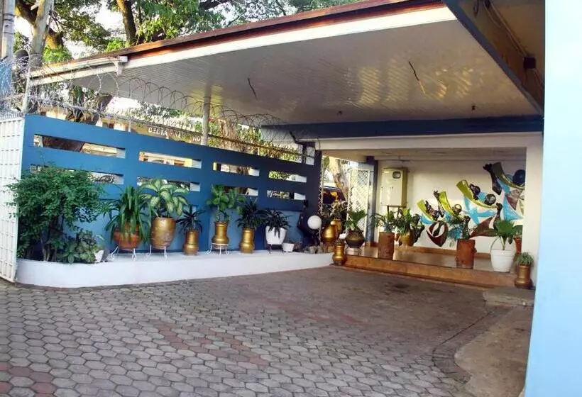 هتل Stadium