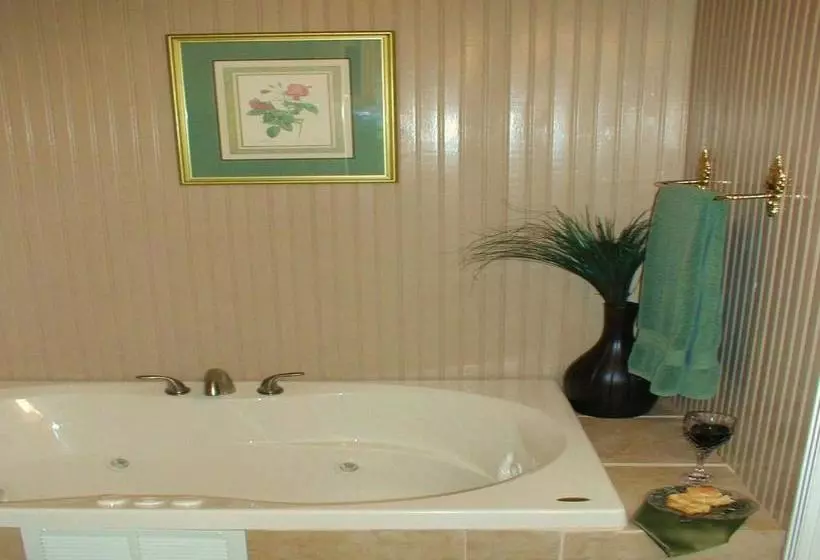 Pomegranate House & Cottages B&b