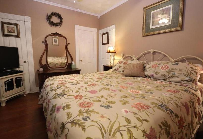 Pomegranate House & Cottages B&b