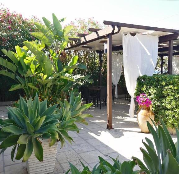 ベッドアンドブレックファースト La Giara Resort