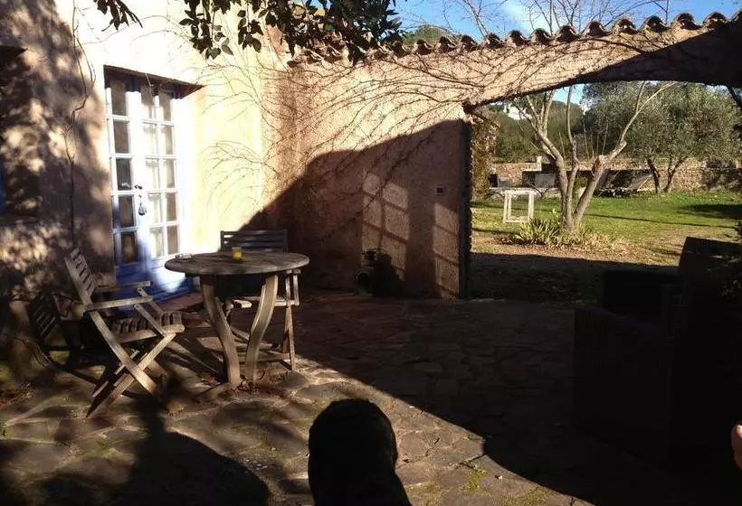 ベッドアンドブレックファースト Le Mas Du Centaure