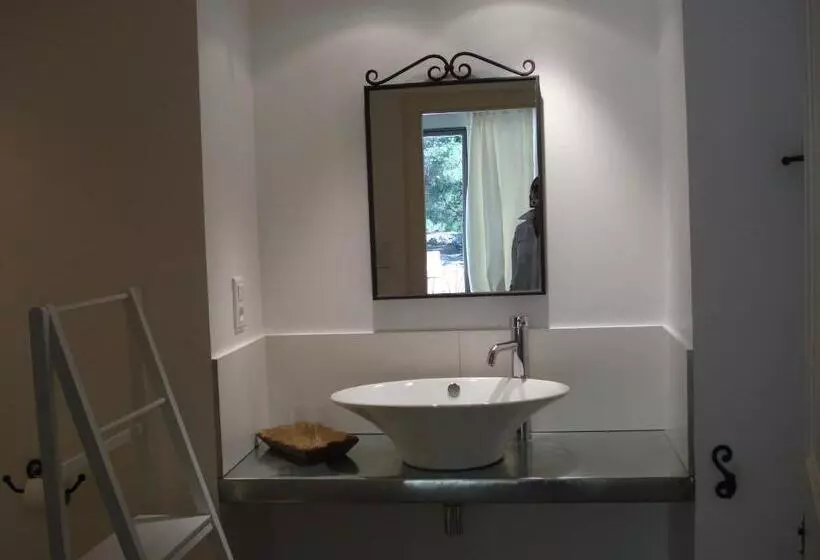 Aamiaismajoitus (B&B) Lou Ventoulet